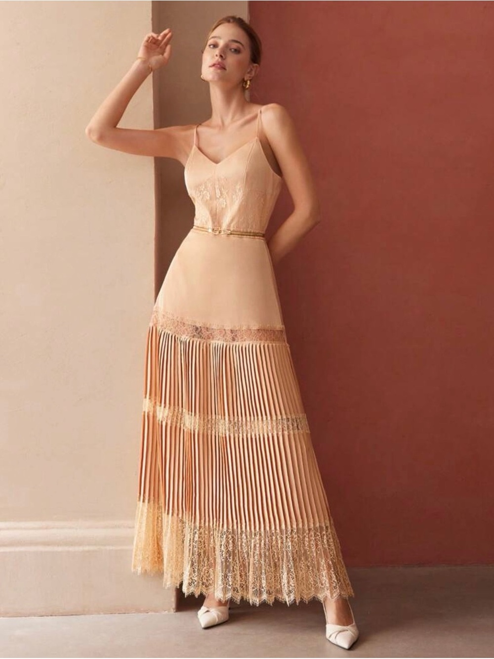 Elegant Pleated Lace Maxi Dress in Peach